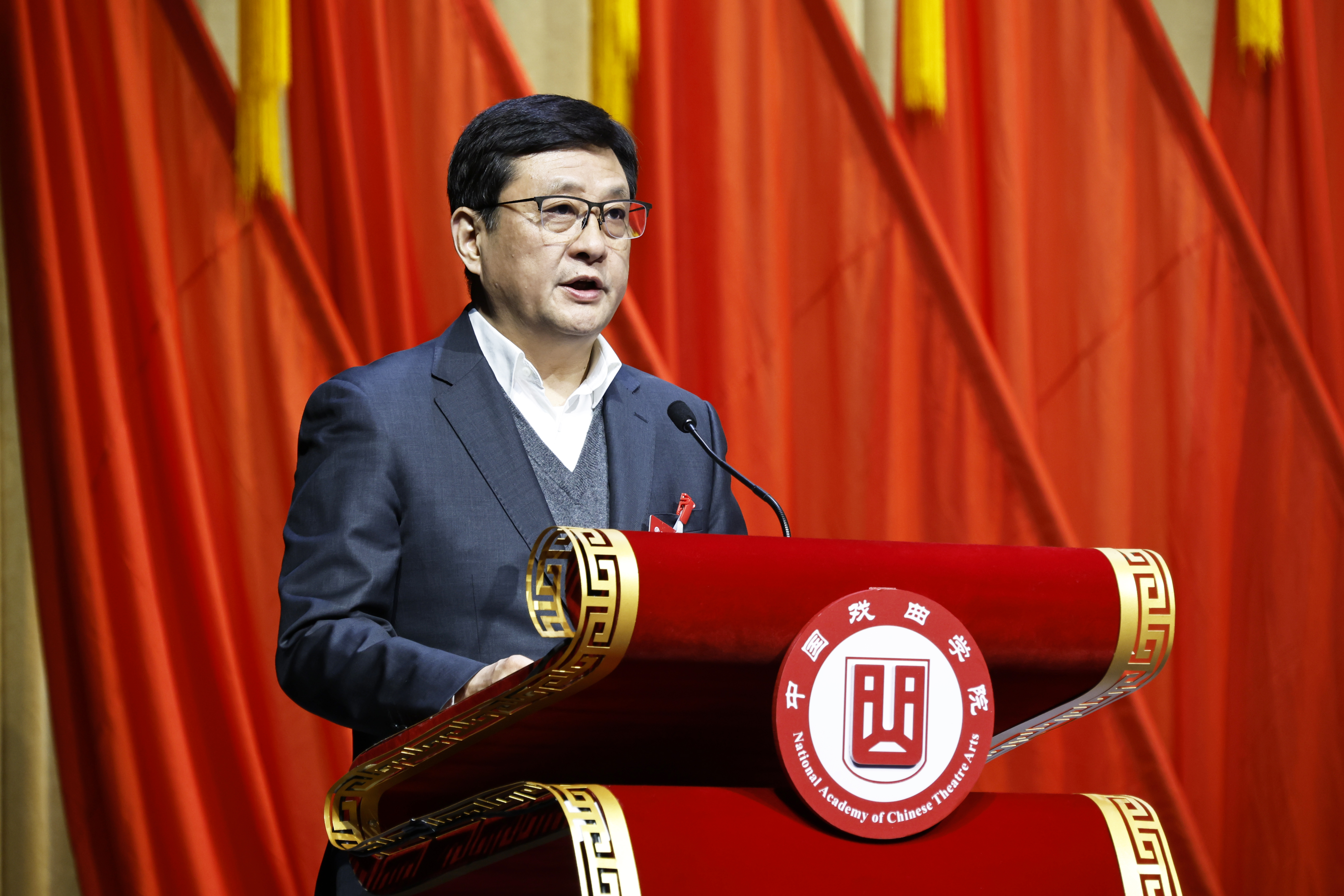 20260324 第六届教工代表大会第三次会议 附中 摄影王奥泽 选片002.JPG