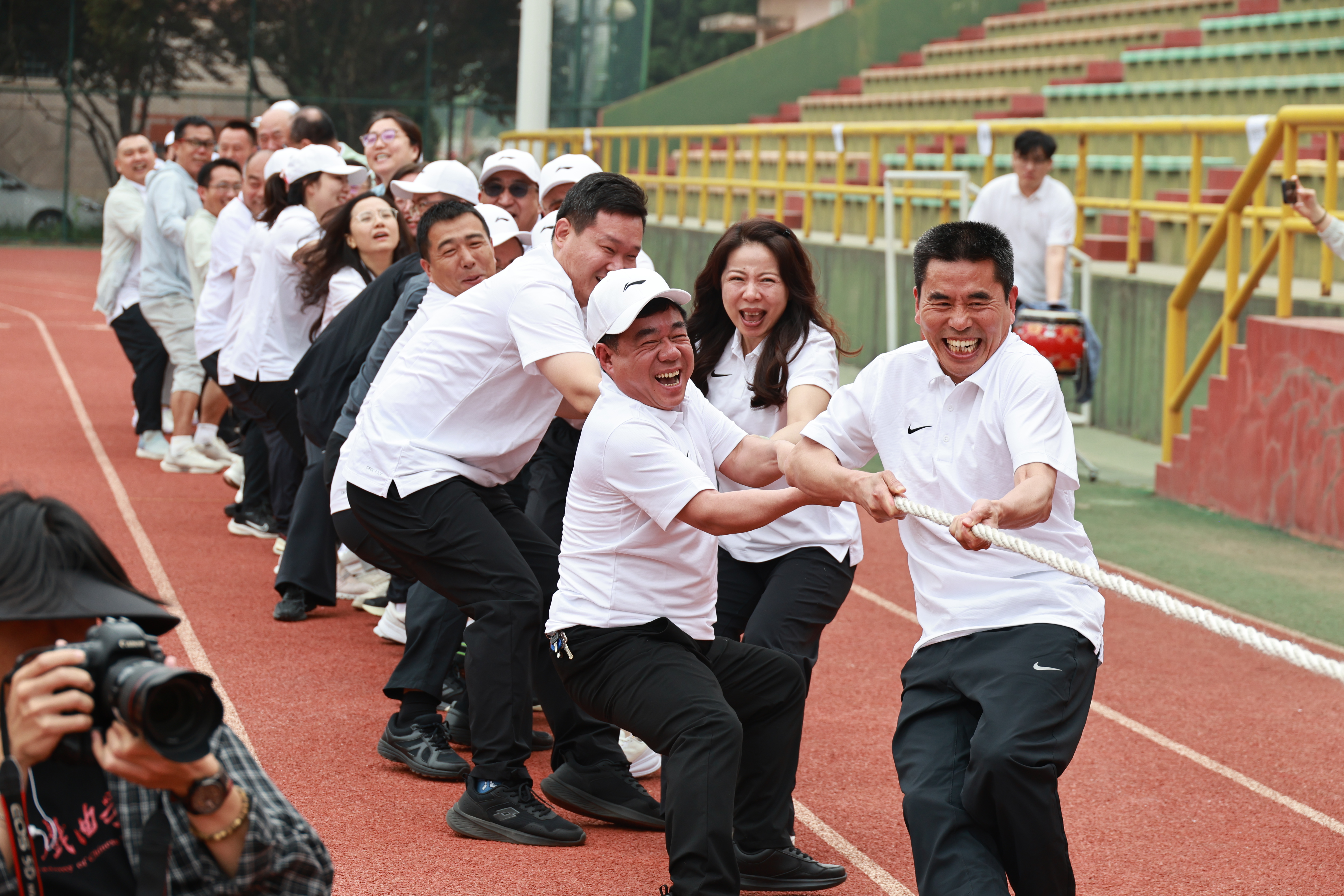 01 20260515 第二十届运动会 摄影李欣龙 0613.JPG